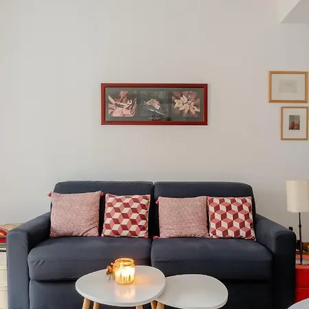 Veeve - Swan's Nest Apartment *